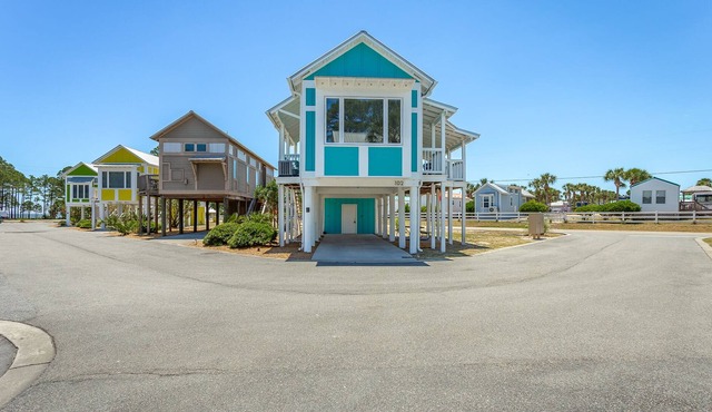 Nigel's Rest 1BR/1BA less than 5 min. walk to beach!