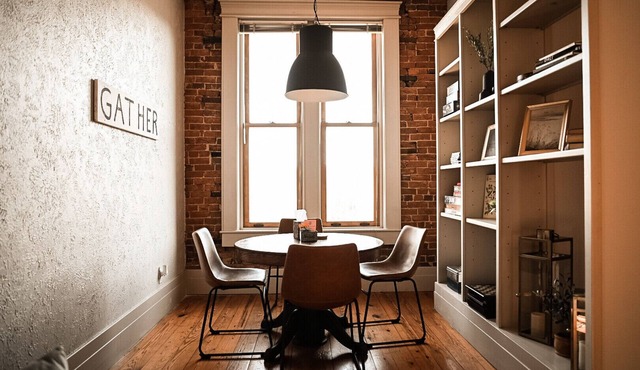 Night Owl 4S DOWNTOWN! (optional paid parking upon request)