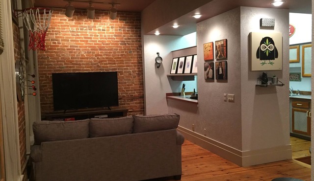 Night Owl 5W Street View (optional paid parking upon request)