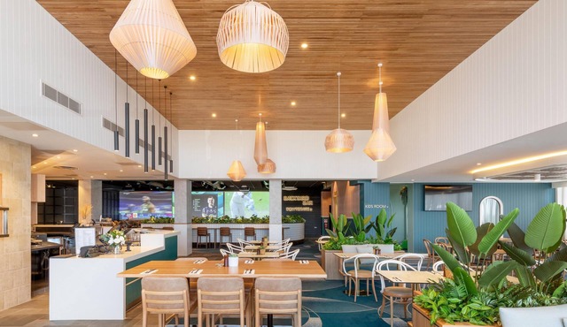 Nightcap at Camp Hill Hotel