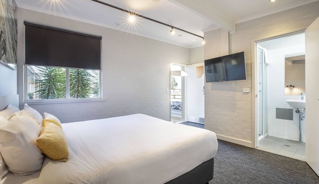 Nightcap at Colyton Hotel