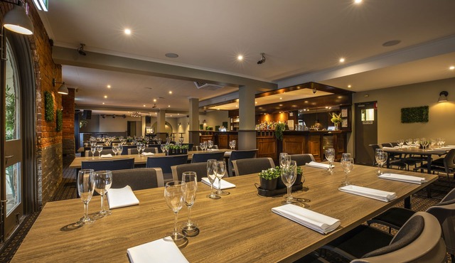 Nightcap at Ferntree Gully Hotel Motel