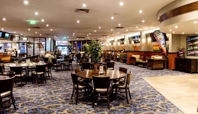 Nightcap at Sandbelt Hotel