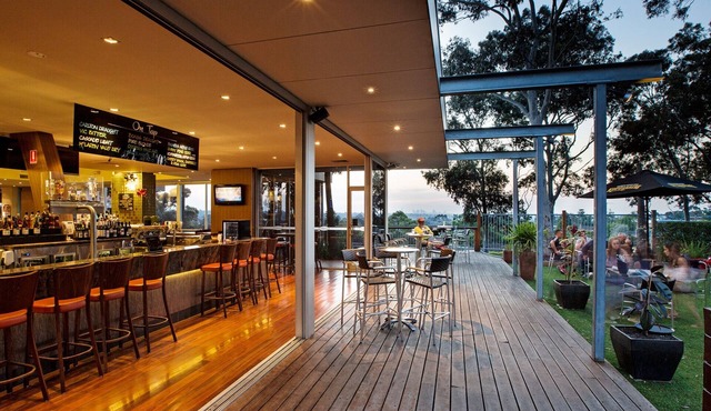 Nightcap at Shoppingtown Hotel