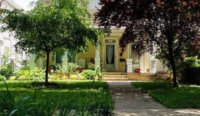 Nightlife and Cherokee Park 4 bedrooms in Highlands walk to restaurants and shop