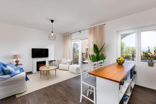 Niklas Apartments