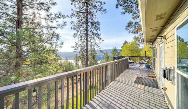 Nine Mile Falls Hideaway: Scenic Retreat on River