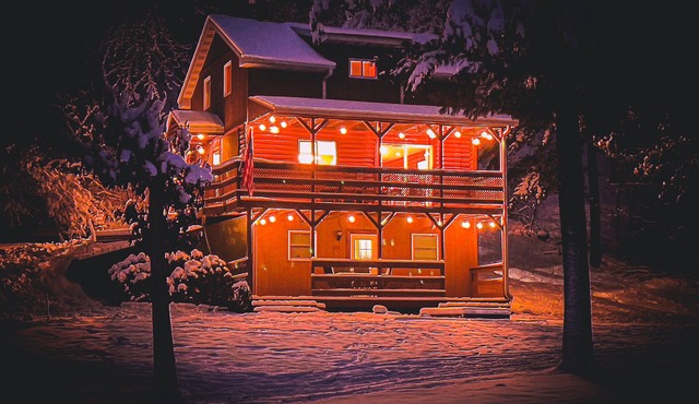 Nine mins from Down Town Wisconsin Dells. Pet Friendly, Private Area