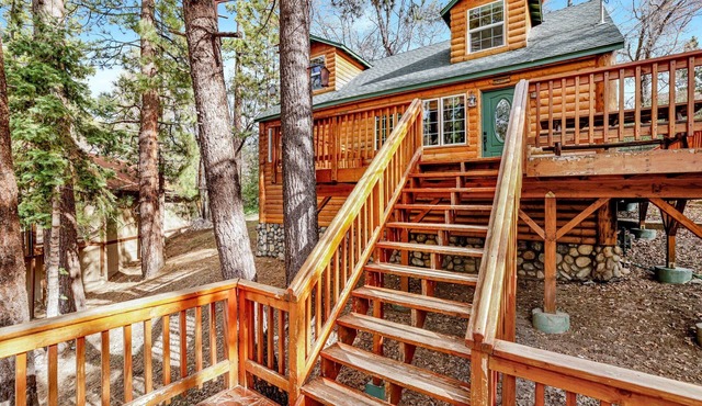 Nine Pines Lodge Retreat in the Pines at Big Bear