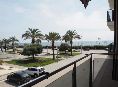 NINFA Apartamento con balcón ideal familias con vistas al mar