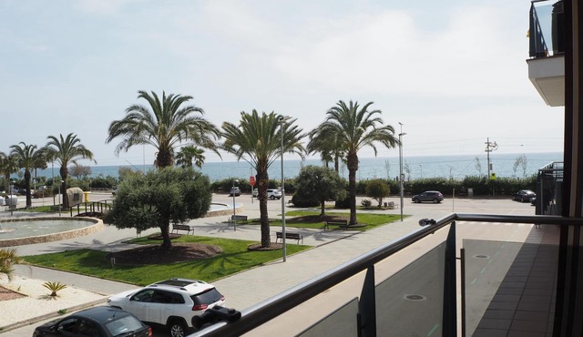 NINFA. Flat with balcony perfect for families with children. Sea views Free wifi