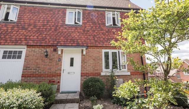 NINFIELD APARTMENT, family friendly in Hailsham