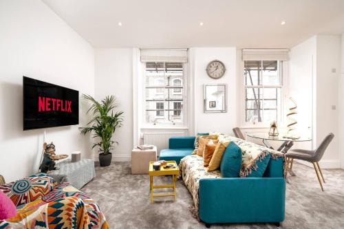 Niru Experience Pearl of Ifield Road 5BD 3BA