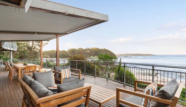 Nirvana - Beach front house in Mollymook