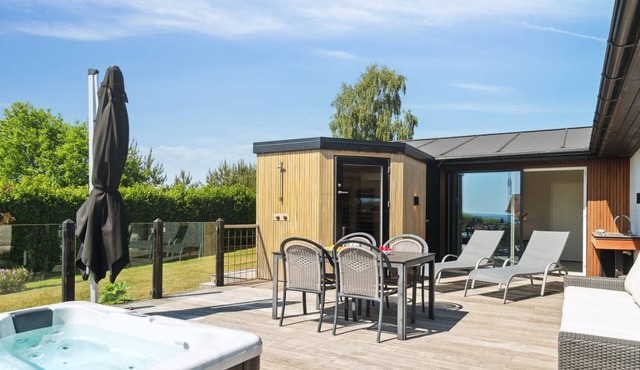 "Niska" - 200m from the sea by Interhome