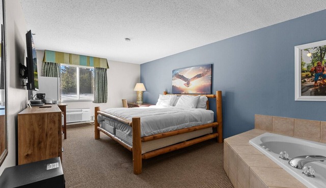 Nisswa Hotel & Suites – Cullen Lake Jacuzzi King