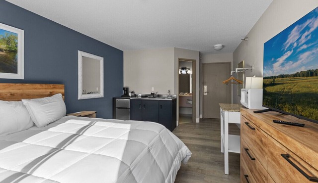 Nisswa Hotel & Suites – Gull Lake King with Kitchenette