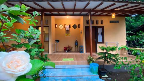 Nitha Homestay Near Train Station