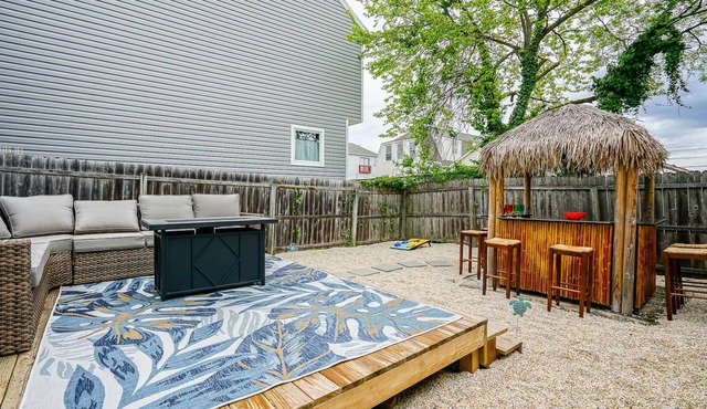 NJ Paradise Tiki Hut, 5 mins to NYC Ferry and beaches!