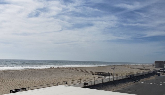 NJ Shore Oceanfront Apartment