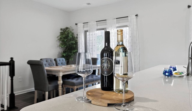nLux Home - Mins to Downtown, RDU, Fenton, UNC Health, WakeMed, & The Triangle
