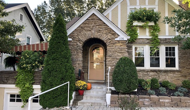 nLuxe Fully Furnished 5 Star Home in Hyde Park/Cincinnati