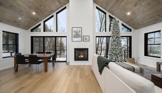 nLuxurious Tug Hill Lodge-Direct Snowmobile Access