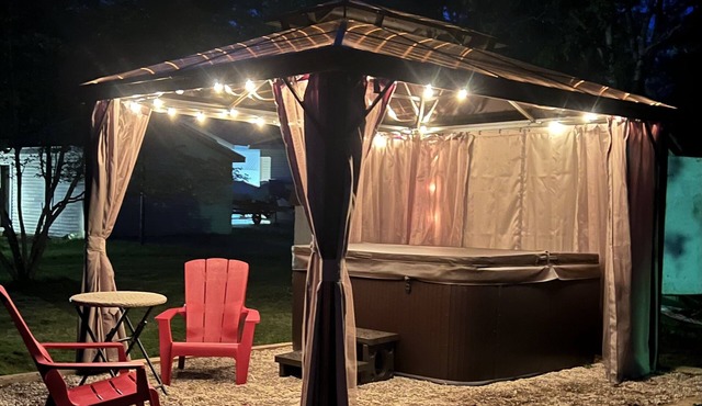 nMaple Street Cottage is the perfect couple’s retreat.