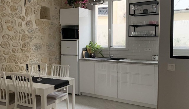 nMarais Magic - Calm & bright - Rue des Rosiers Paris 4th