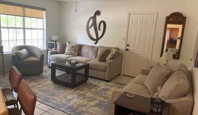 nNext to Texas A&M,Bringle Lake, Park,Hike,Bike,Golf Ranch, 7 min to Hospital