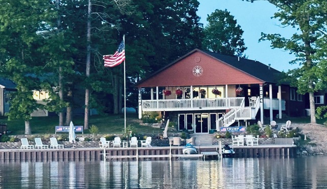 nnLakefront Retreat Venue Dock, Swim Raft, Firepit, Sleeps 12. All Sports Lake