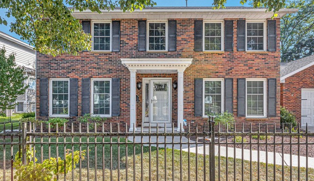 nnLuxury Home Historic location 4BR-3 FullBath- Walk 3 min beach, 10 to downtown