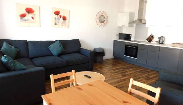 No 1 - 2 bedroom Apartment in Lanark Town Centre