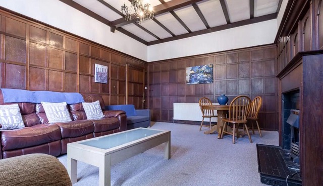 No 1 - LARGE 1 BED NEAR SEFTON PARK AND LARK LANE