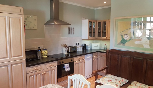 No.1 Meynell Mews king/twin room