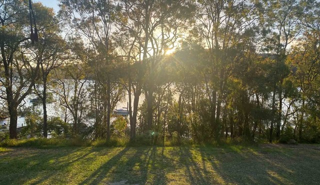 No.1 Spot in Bar Point. 50 Min from Syd. Jetty, Pet friendly, Renovated Inside.