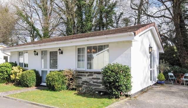 NO. 1 THE HEATHERS, pet friendly, country holiday cottage in Liskeard