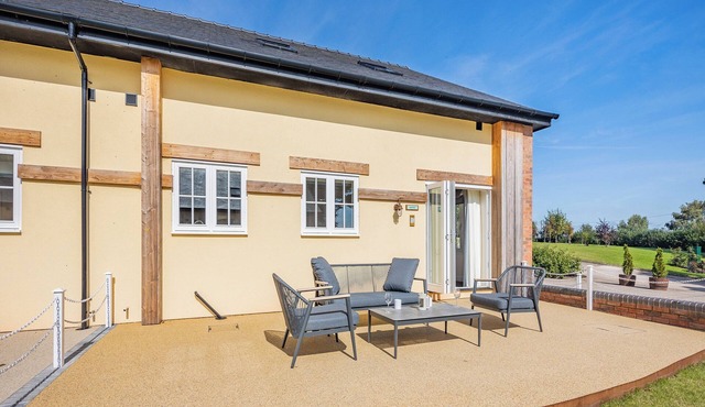 No 10 - Aintree - UK47940