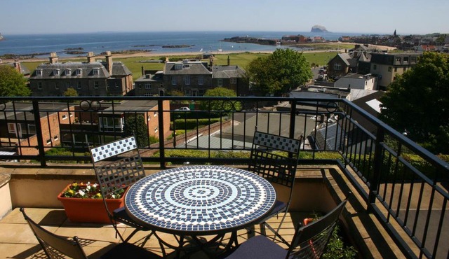 No 10 Royal Apartments