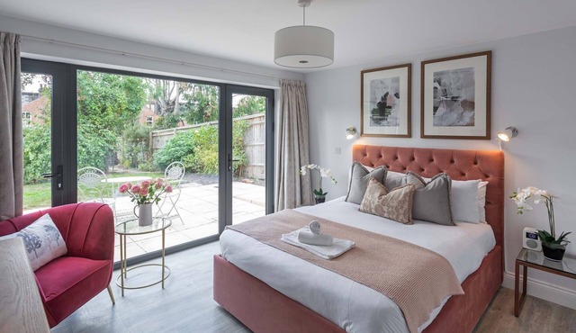 No.192 Oxford - Studio Apartment with Garden View