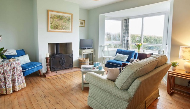 No 2 , Sparham Hall - sleeps 5 guests in 3 bedrooms