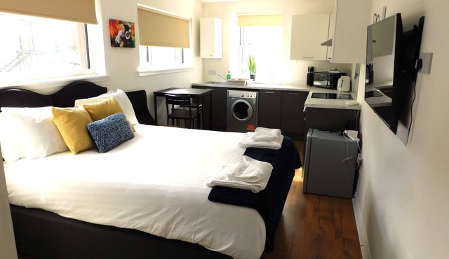 No 3 - Modern Studio Apartment in Lanark Town Centre