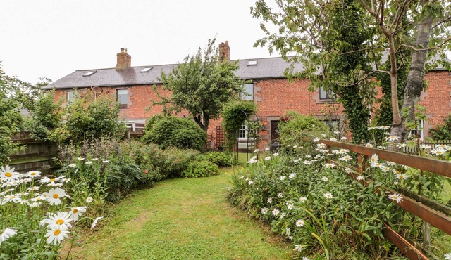 NO.4, pet friendly, with open fire in Beal