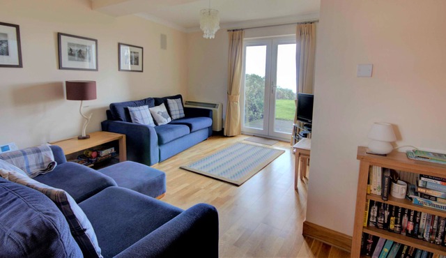 No. 4 The Links Apartment is a ground floor apartment over looking the world-famous James Braid Golf