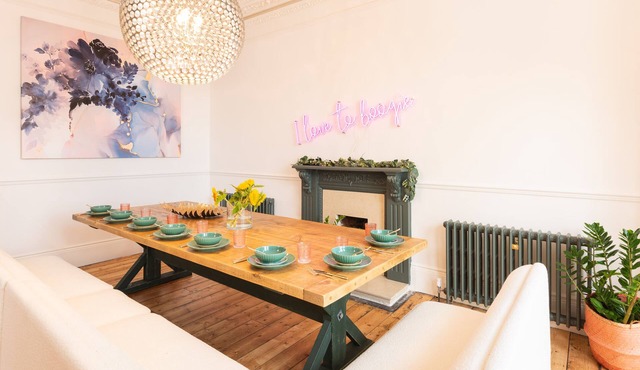 No. 46 - Winter Deals - SLEEPS 16 plus Hot tub