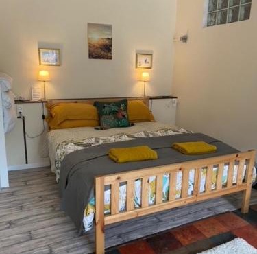 No 5 Plaisance Studio