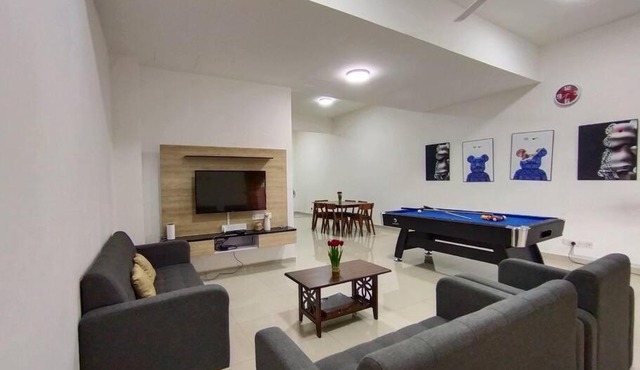 No 68 Sunlight Homestay 4R3B - 24 Pax, Karaoke