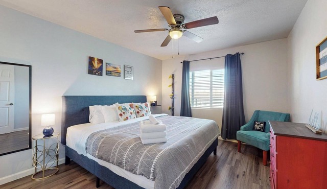 No.7: King bed, 1bd/1ba, UNM