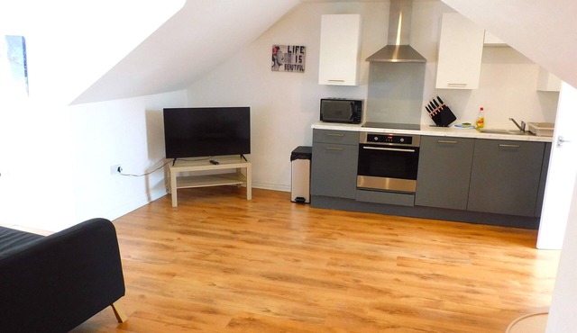 No 7 - Modern 1 Bedroom Apartment in Lanark Town Centre