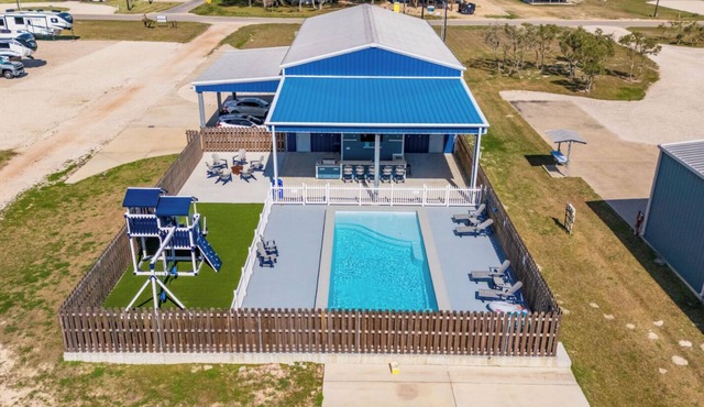 NO AGENDA HACIENDA-Pool/Playscape Pets ok with more fees